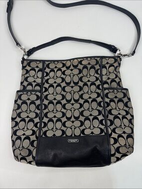 Coach Black and Tan Signature C Canvas Leather Shoulder Bag Strap Lined pockets